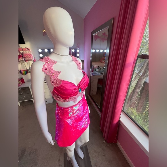 Princess Peach Costume Bra 🍑 34 C 👑 💖 - Picture 16 of 16